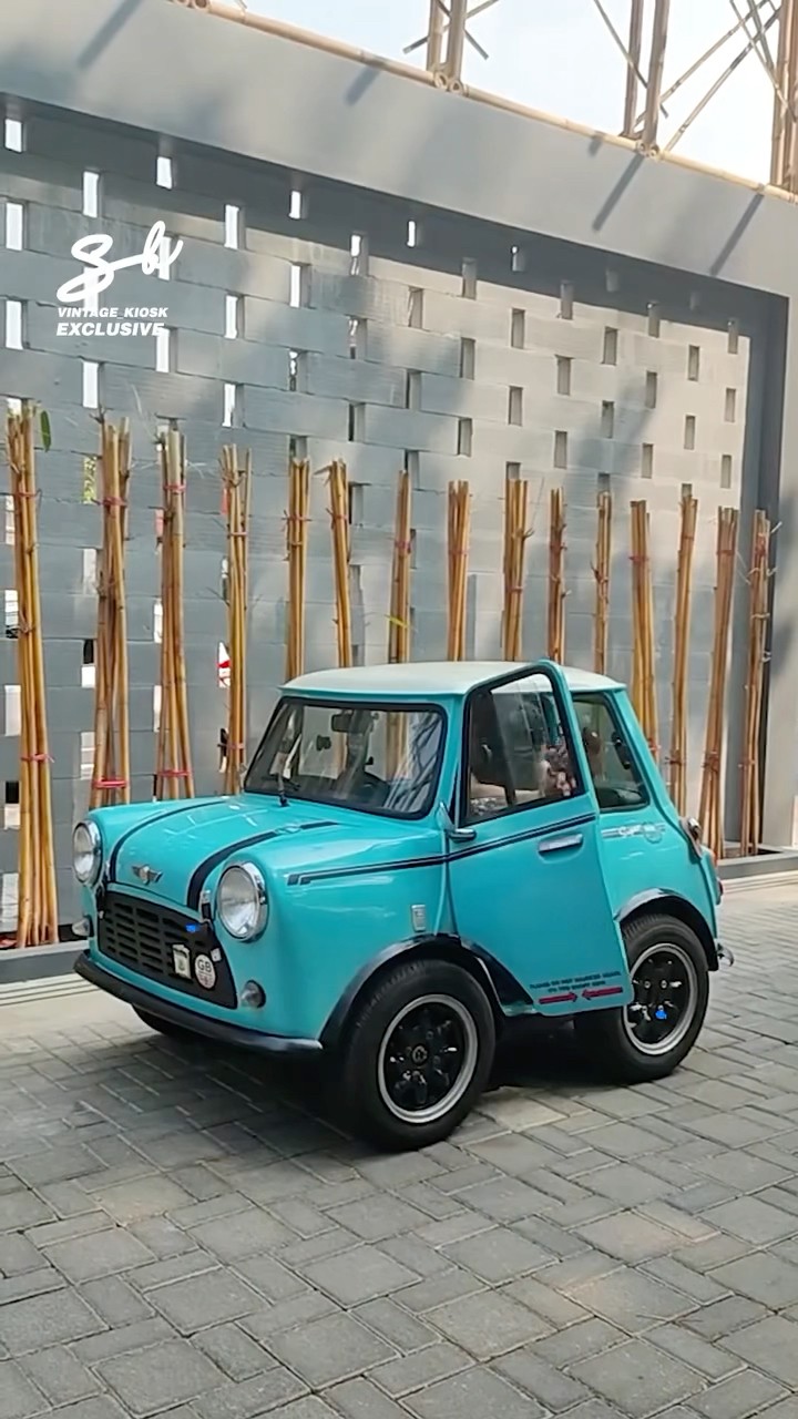 Somehow this Mini Cooper has become even more mini...? #minicooper #small #cars