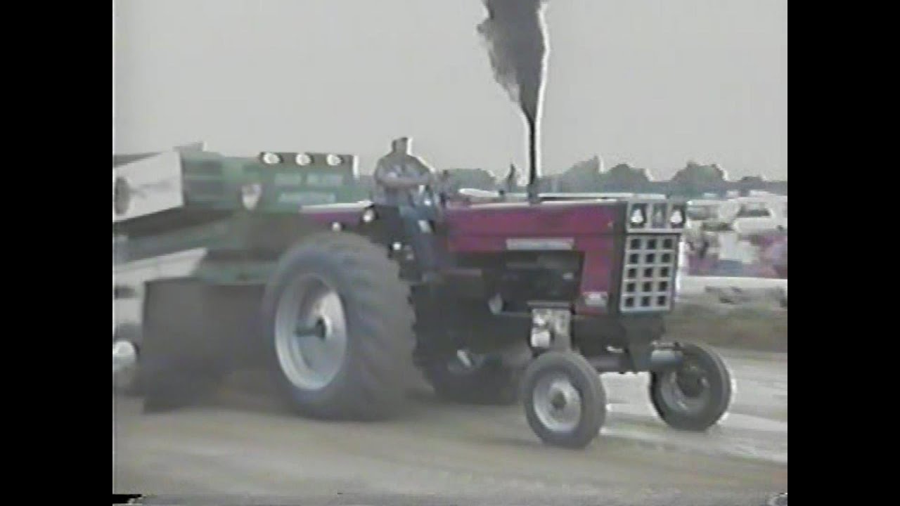 Illinois Tractor Pulling Association 1999 Marshall, Illinois 9,000 lb