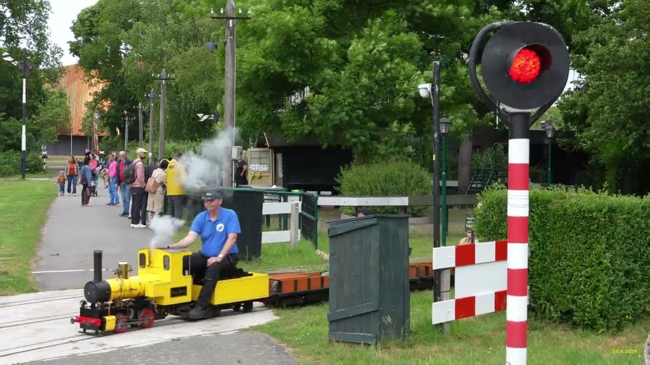 Stoomgroep West Zuiderpark: treinen kijken, luisteren en ruiken! (25-5-2025)