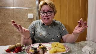 :  ר   .    MUKBANG smoked fish and potatoes.