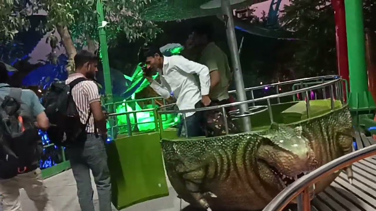 Aaj Blueworld ki dino safari ride kiya badiya hai ❤️last me pahuch gaya to mil gayi ride 