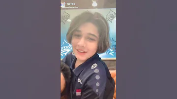 كروري فالفيردي يكول هذا صاحبي بالبت واحد يكلة والي فتحك وينه 