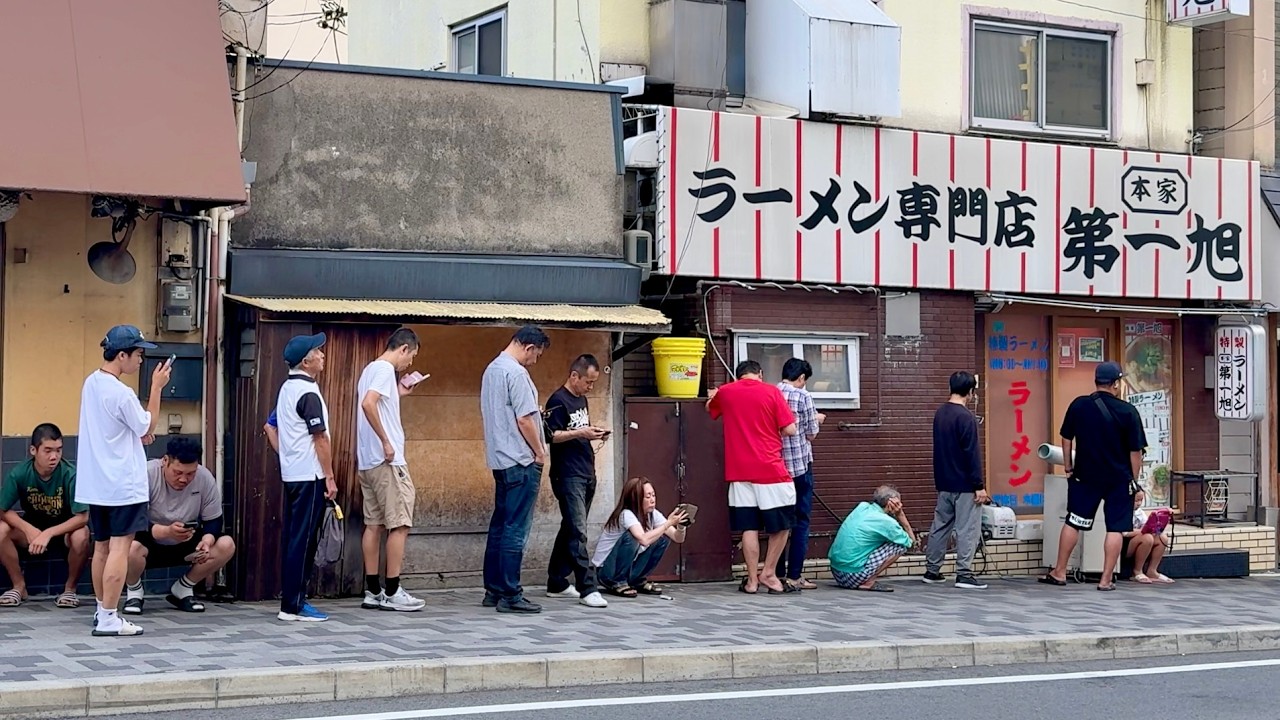 【京都ラーメン】朝６時開店の大行列の京都No.１のラーメンに潜入