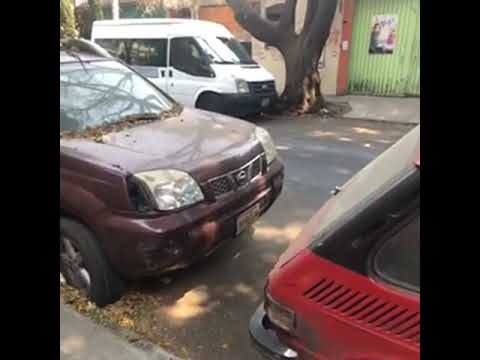 Abandono de autos en Víctor Hugo colonia portales