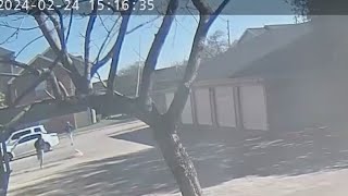 Houston police searching for 2 suspects accused of robbing 2 women in separate incidents
