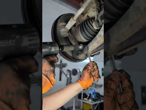 This Mitsubishi suspension is shot #mechanic #repair #mitsubishi #suspension #car #broken #suv #diy