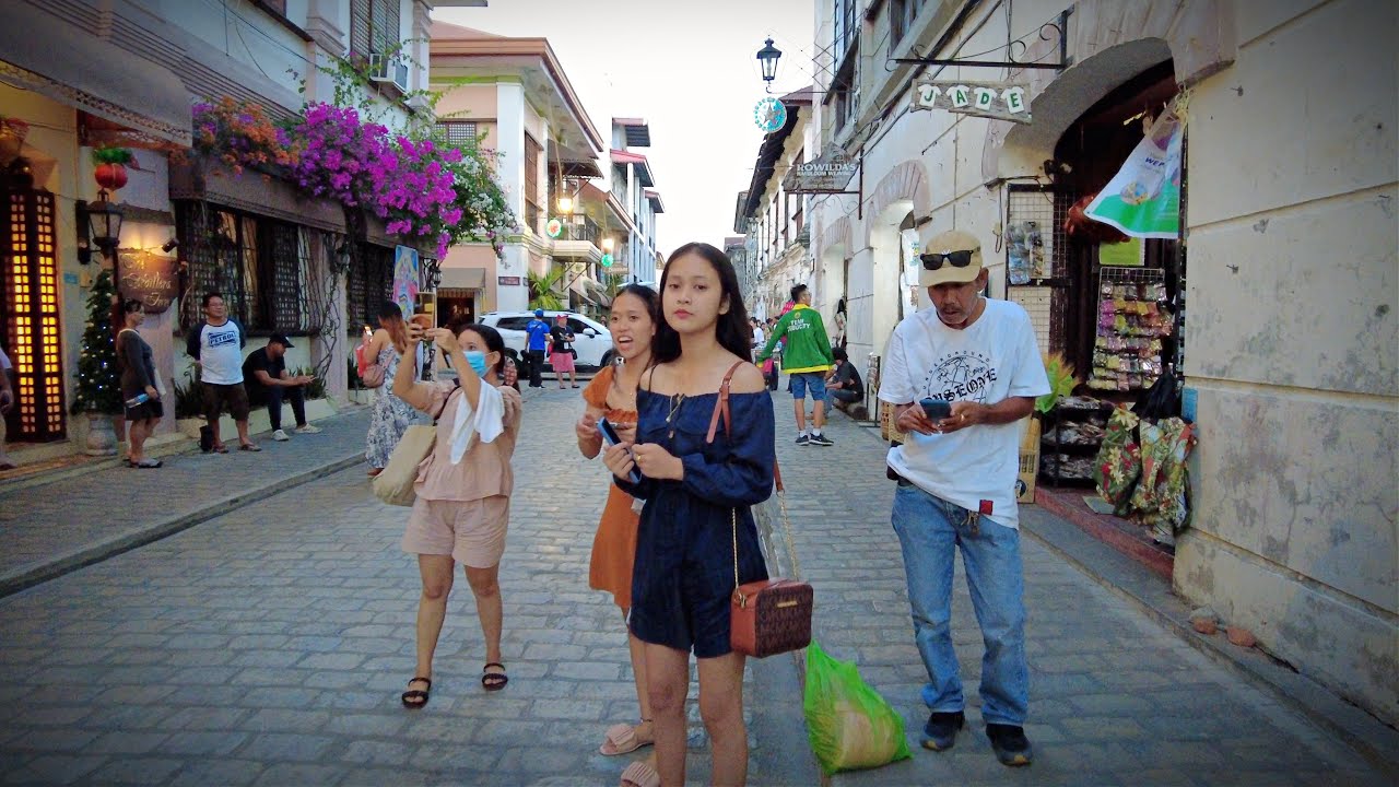 Walking Calle Crisologo VIGAN CITY Ilocos Sur Philippines