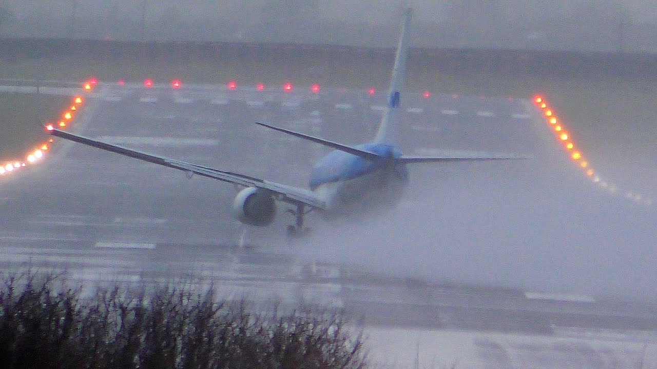 CRAZY CROSSWIND KLM 737 Takeoff at Newcastle Airport | Storm