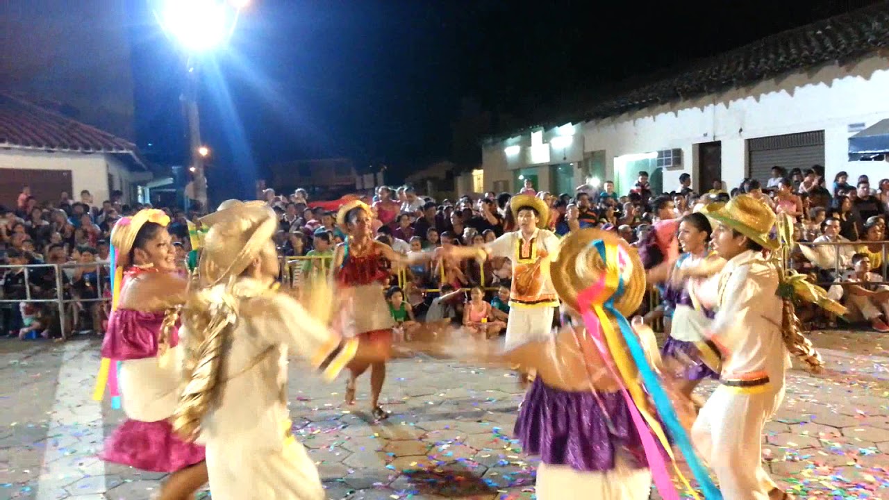 Grupo folklórico Cuñatai  -  viva mi tierra linda ( Guisela santa cruz )