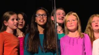 Miniatura de vídeo de "Kids Sing "Teach Your Children" to Graham Nash"