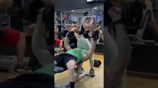 Ladki Na Ya Kya Kar Diyashe Sit On His Face