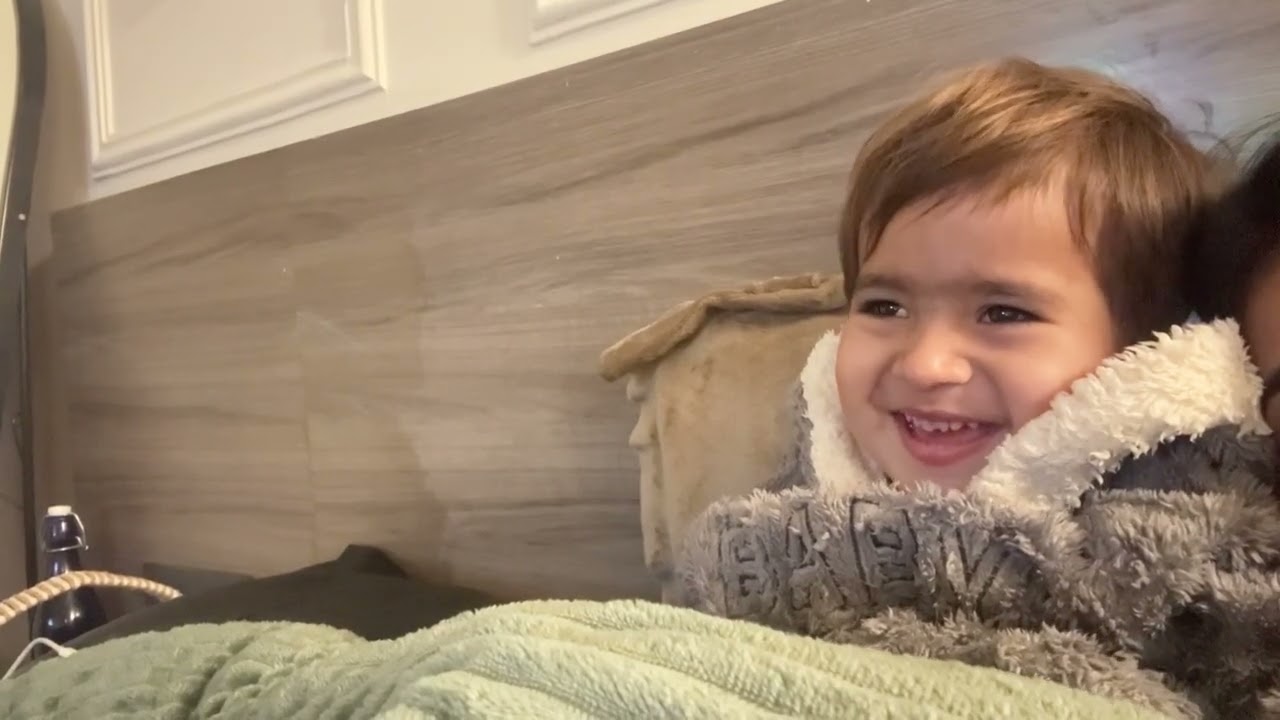 Vayu learning Hindi dictionary🤦🏻‍♀️😂 || Vayups8 