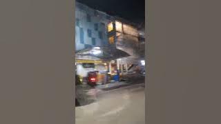 Suasana malam di depan Metropolitan mall dan Hotel Horison Bekasi.