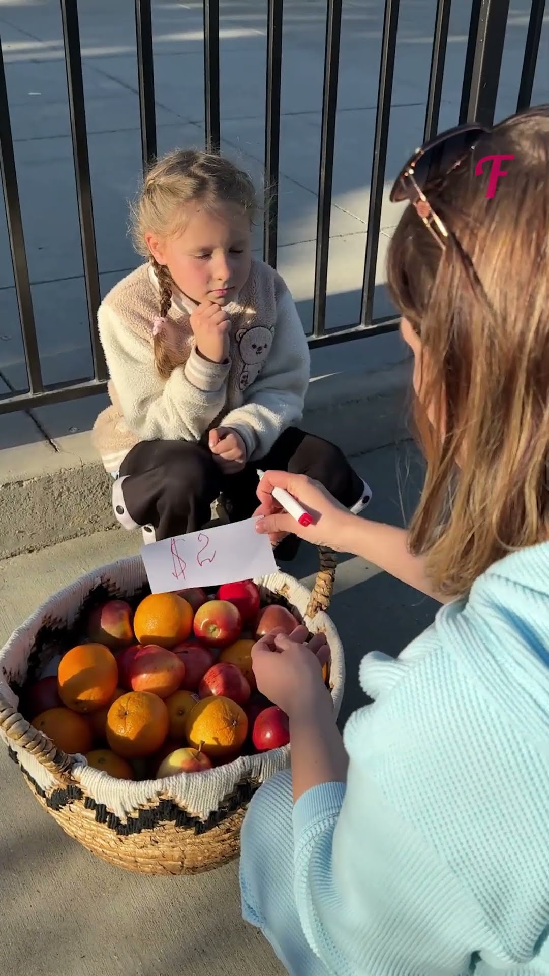 A Little Girl’s Sadness Turns to Smiles Thanks to Kindness #shorts