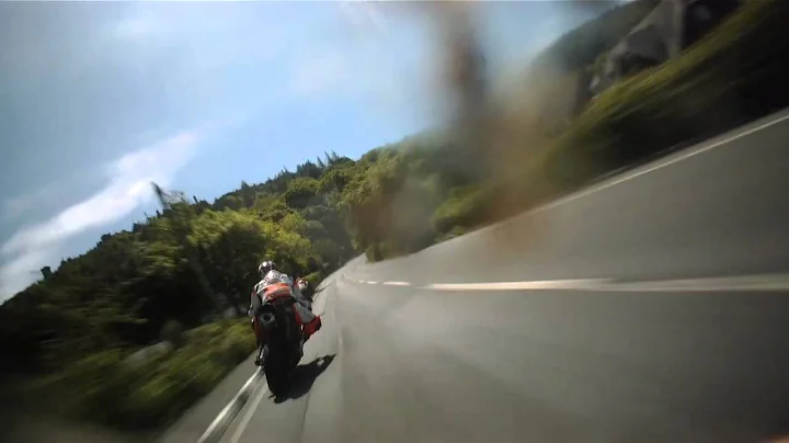 Michael Dunlop in pursuit of McGuinness!