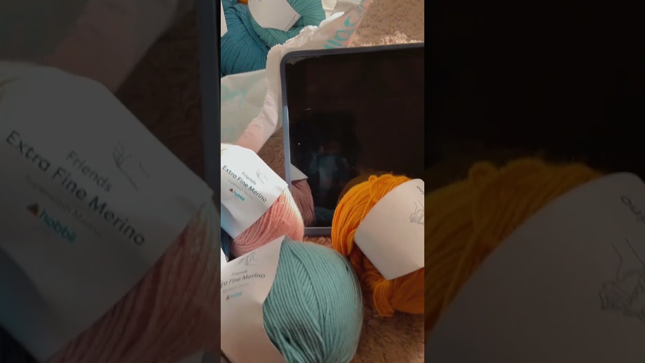Little aesthetic yarn unboxing from @hobbii🥺 