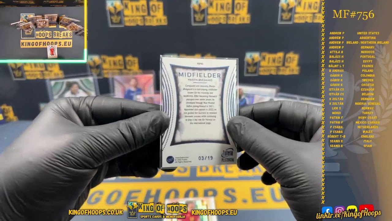 MF756 - 2x Futera Platinum World Football Hobby -RTB