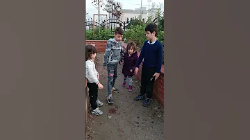 وما الأخ لأخته إلا ظل وأمان أنتي أختي ونور عينيا 