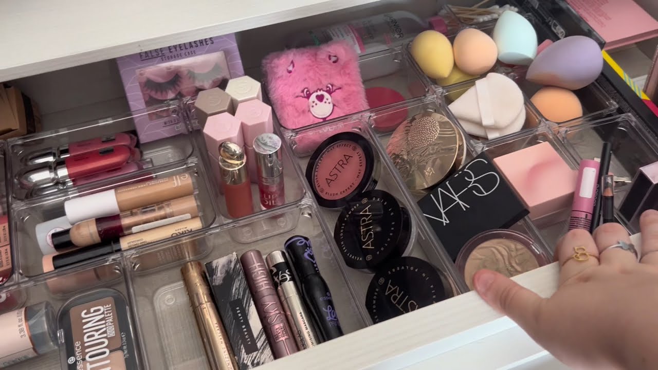 Organize my make up collection with me 💜 (Italian)