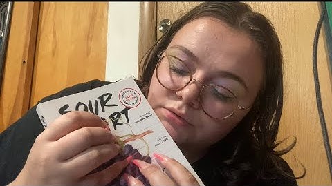 *asmr* my book collection (reading, tapping, tracing)