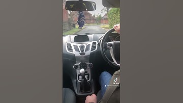 Move off routine for driving test