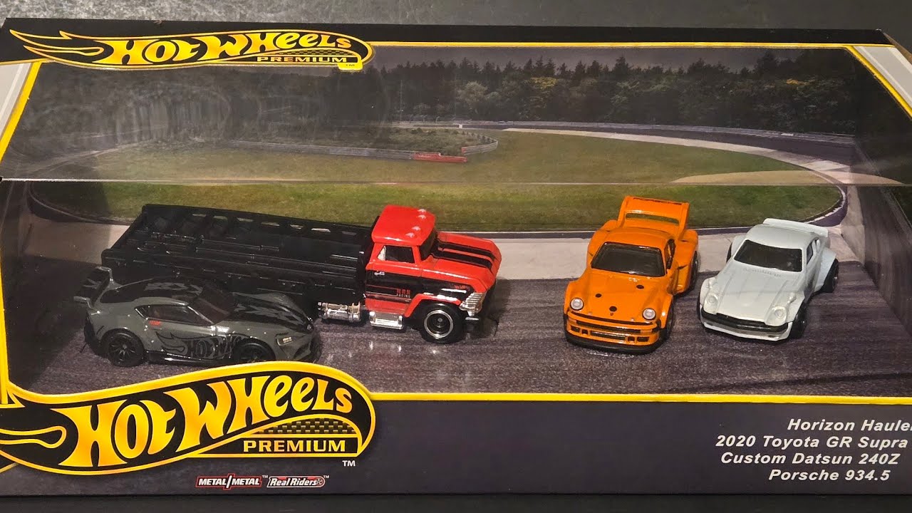 Opening Hot Wheels Premium Track Day Diorama - Porsch and Datsun