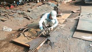 Bagaimana Plat Besi Di Potong, Sesuai Pola.?