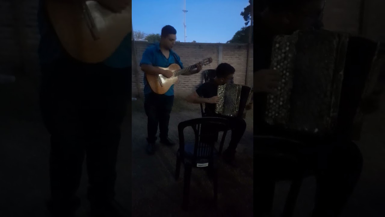 Tutu Gonzalez .Emilianito Lopez 16.12.2023  probando acordeon 5 hileras