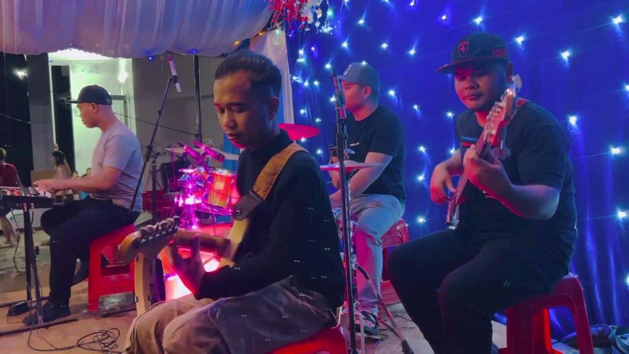 Thaly Band hoà tấu