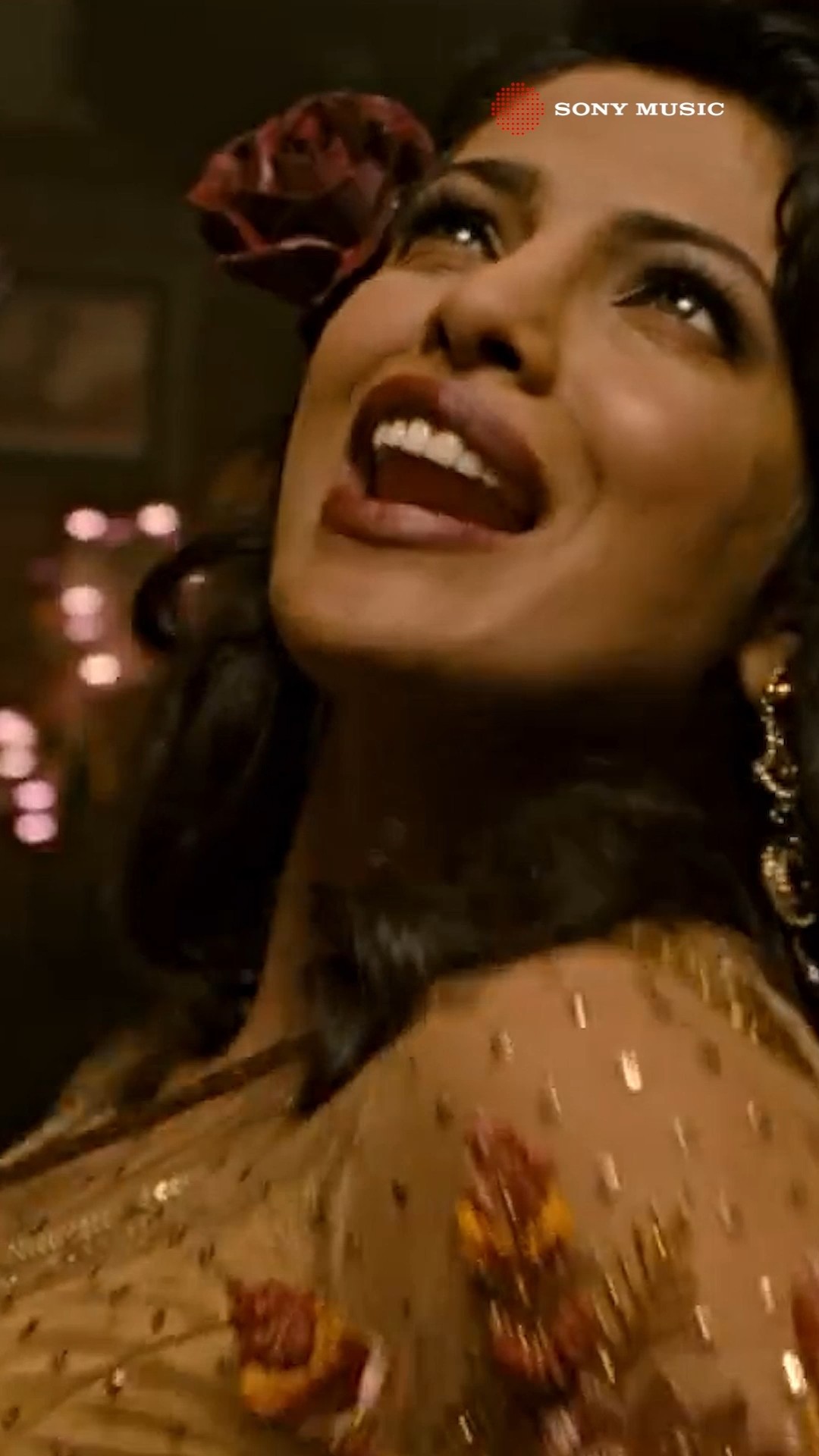 Can’t resist the charm of this classic! ?? #darling #priyankachopra #vishalbharadwaj