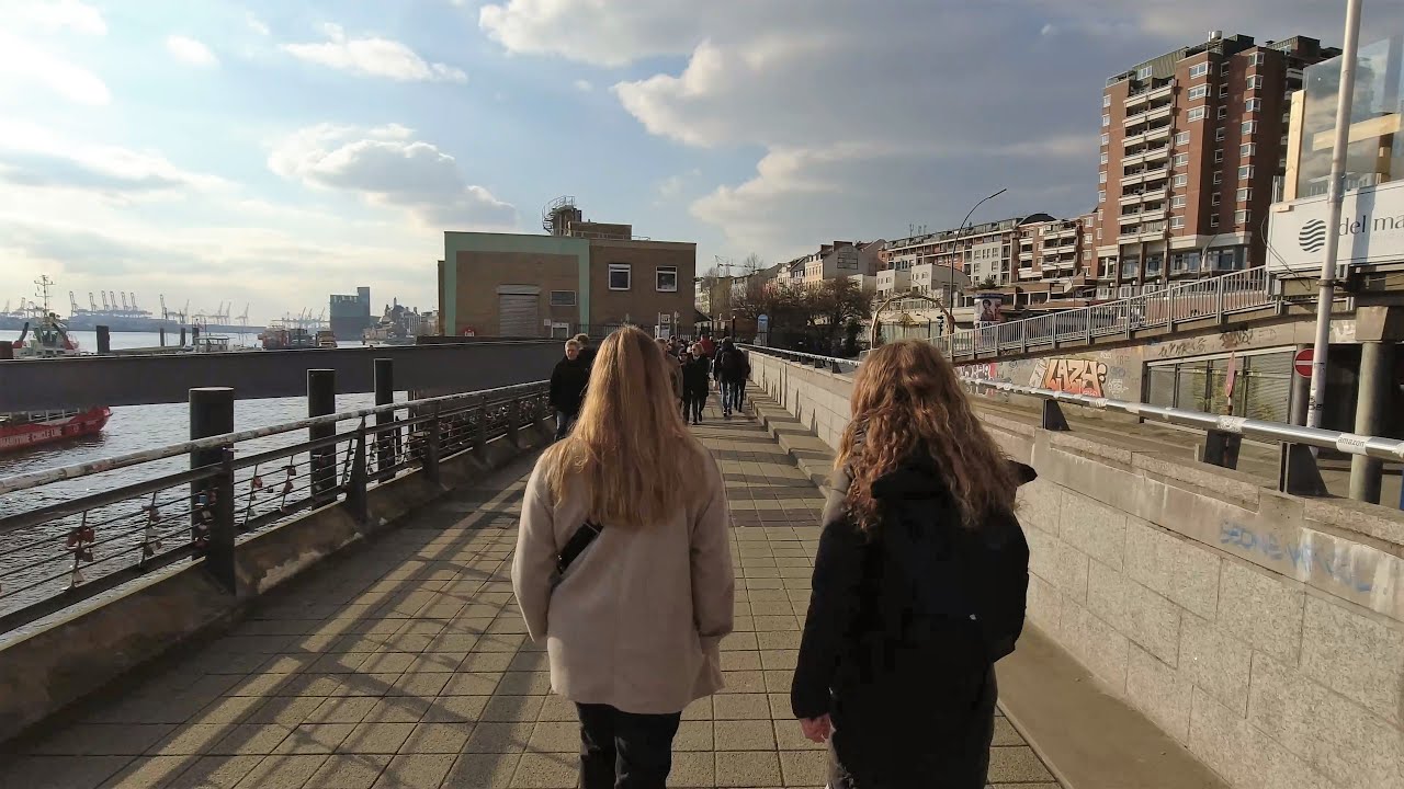 [4K] Sunny Day Walk in Germany Hamburg - Landungsbrücken - Walking tour with City Sounds Winter 2022