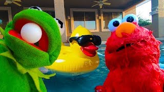 Kermit The Frog Teaches ELMO How To SWIM PART 2!