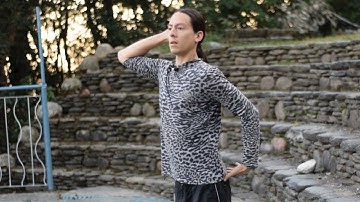 Butoh Manual | Demo #22: Head-Tail Curve | butohmanual.com