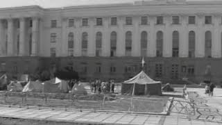 3 июля 1990 года крымские татары установили палаточный городок в Акмесджите (Симферополе) 3 июля 1990 года крымские татары установили палаточный городок в Акмесджите (Симферополе)