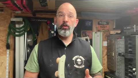 Shelf brackets on the router table