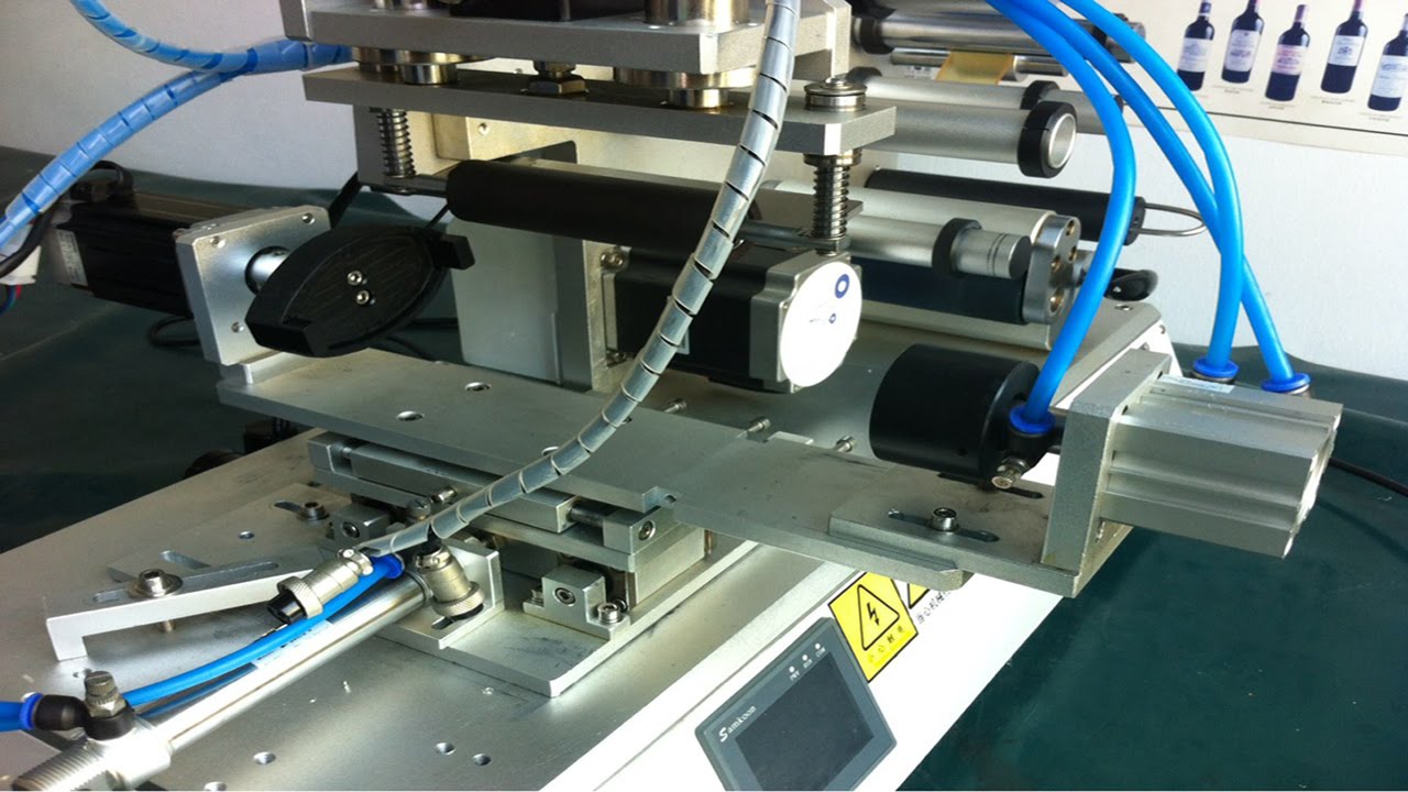 customized rolling labeling machine for plane surface containers plastic oil bottle labeller machine