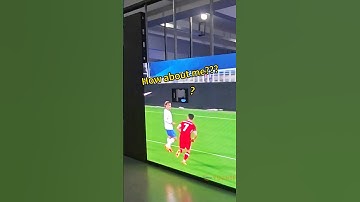 Works here, works there — easy to relocate!#yuchip #outdoorleddisplay #ledscreens #3dbillboard