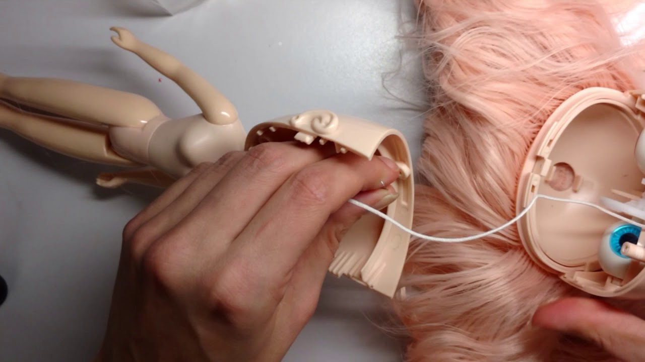 How to give a blythe sleepy eyes