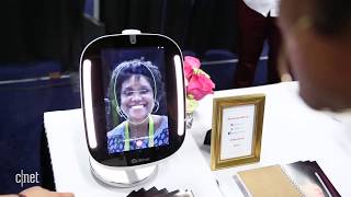 HiMirror Mini judges your skin