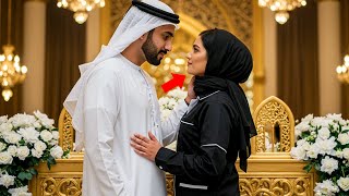 هي، عزباء ومثقلة بالديون، تقبل العمل كعاملة نظافة لدى ملياردير عربي. لكن ما لم تتوقعه هو أن يقع في ح