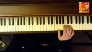 Wrestling Piano Theme Tutorials - Real American (Hulk Hogan WWE Theme)
Learn how to play the Hulksters entrance theme, Brother!
Facebook Page: https://www.facebook.com/knightw11
Twitter: https://twitter.com/knightw11 Wrestling Piano Theme Tutorials - Real American (Hulk Hogan WWE Theme)