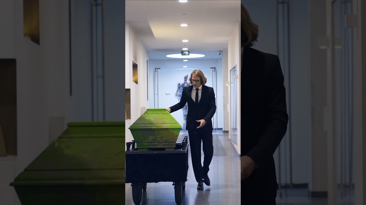 HOLZPYJAMA ⚰️💚🤠 NEW SINGLE OUT NOW #blonderengel #nochhoitigsterbn