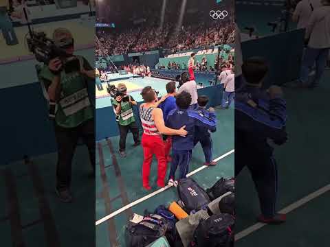 Bronze secured! 🇺🇸🔥 Teamwork on and off the pommel horse. 🥉 #Olympics