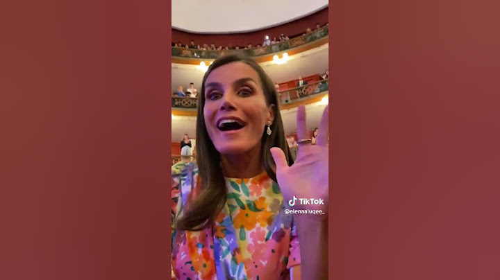 El MOMENTAZO de la REINA LETIZIA con unas ALUMNAS en CÓRDOBA | Diario AS