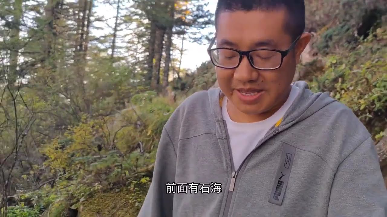 独自徒步到达秦岭腹地太白山后山，在荒芜的南天门住大通铺，吃住花了180块钱，在大山深处远观风景享受片刻安静#自然风景 #大自然 #山村美景 #山里人家 #老房子的回忆 #旅行推荐官 #自然奇