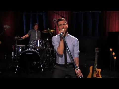 Maroon 5 - This Love (Live On Walmart Soundcheck)