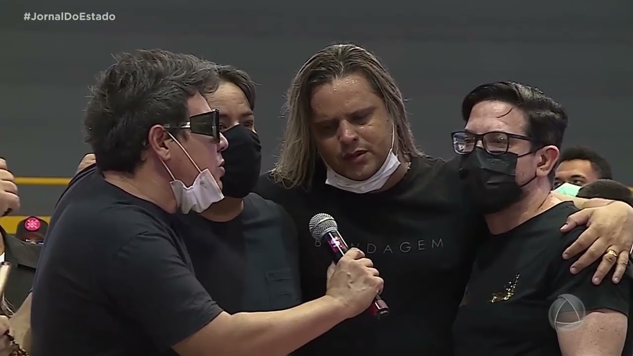 Integrantes da banda Calcinha Preta prestam homenagens para Paulinha Abelha - Jornal do Estado