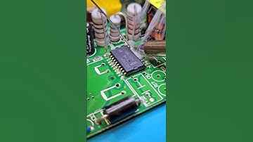 Effortless Removal: No Hot Air Gun Needed! 😇💡 #electronic #shorts