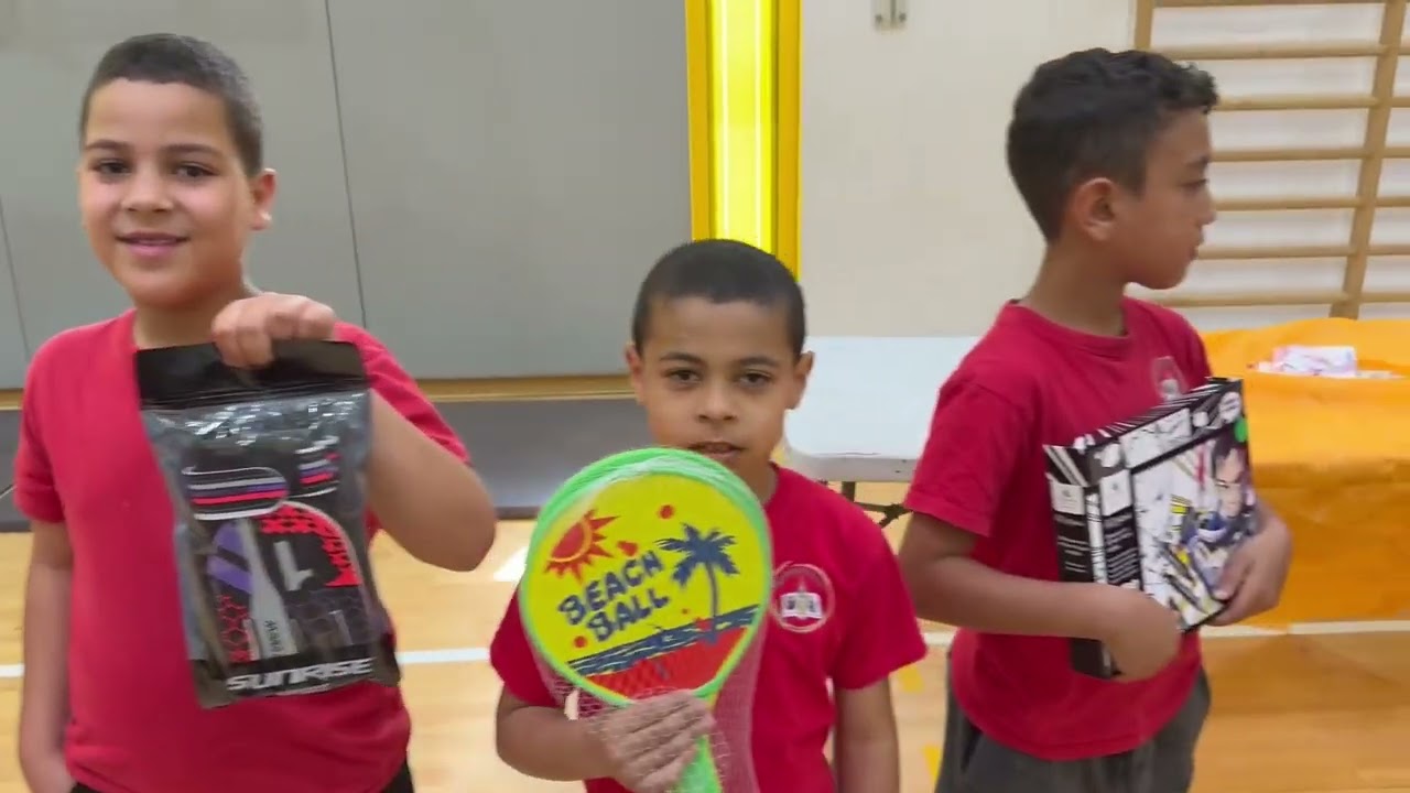 توزيع هدايا مسابقة رمضان 2025