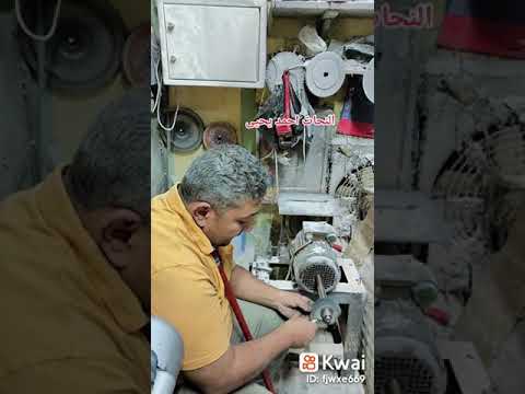 عصا من خشب الورد واليد من النحاس زور صندوق الوصف